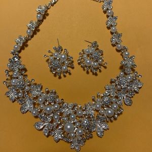 Rhinestones necklace with matching earrings